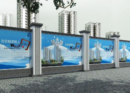 工程圍擋鋪設(shè)人造草坪有什么作用？