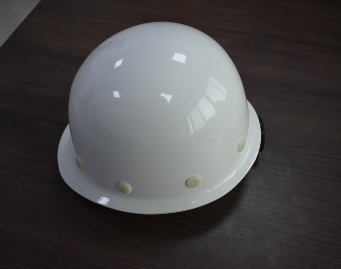 淄博安全帽廠家告訴您安全帽的防護(hù)作用。